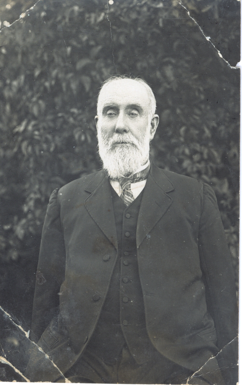 Mr Peter Wardlaw Walker general store keeper, Mansfield High